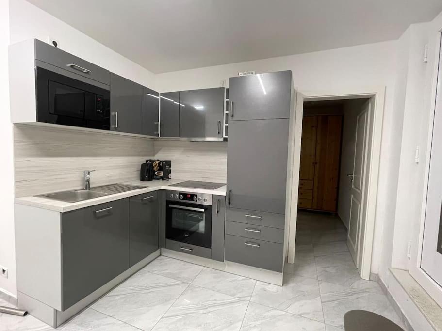Fully Equipped Apartment 3 Rooms 5 Bed 함브루크 외부 사진